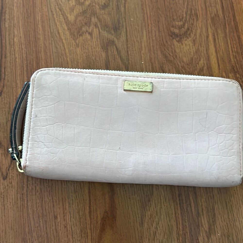Kate Spade light pink wallet zip around